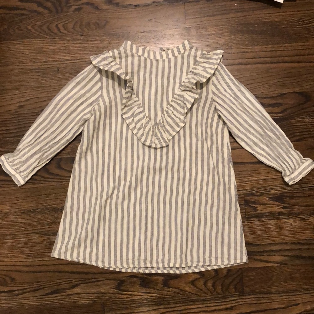Rylee + Cru Ruffle Front Dress - Picture 3 of 6